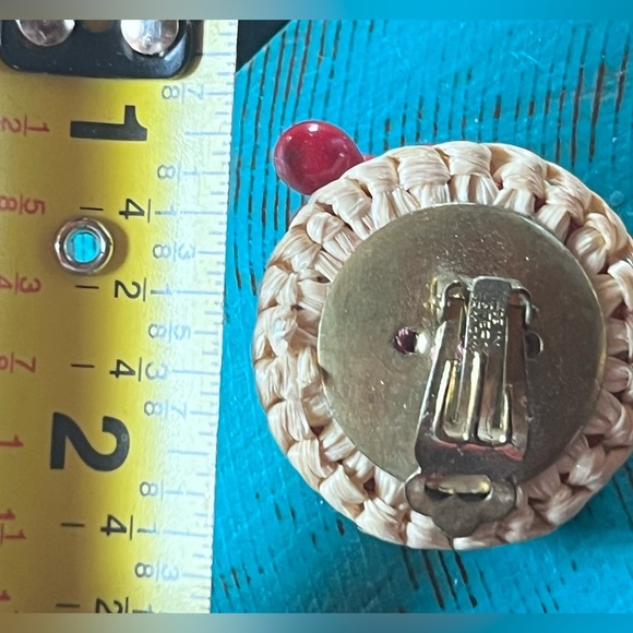 Old Western Germany gold Tone Glam Cluster fruit Clip on Earrings 1.5” - Picture 3 of 3